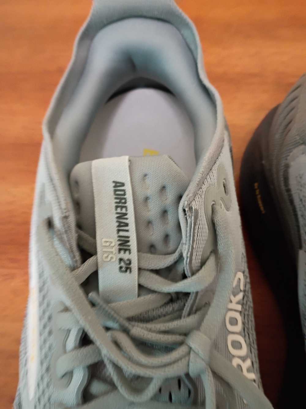 Brooks Adrenaline GTS 25 Men's Running Shoes - Light Gray - Picture 2 of 5